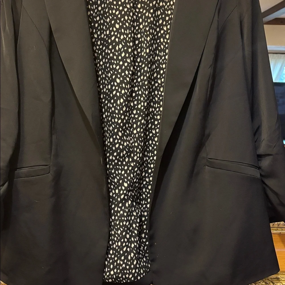 Skies are Blue Black Shiny Ruched Sleeve Blazer - Size 1X - Picture 3 of 7